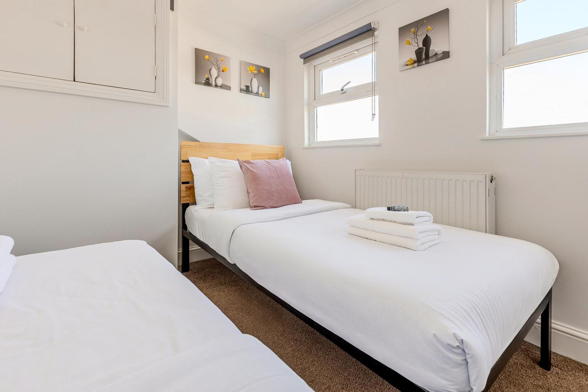 Bright 2Br Flat, Forest Gate, East Лондон Екстериор снимка