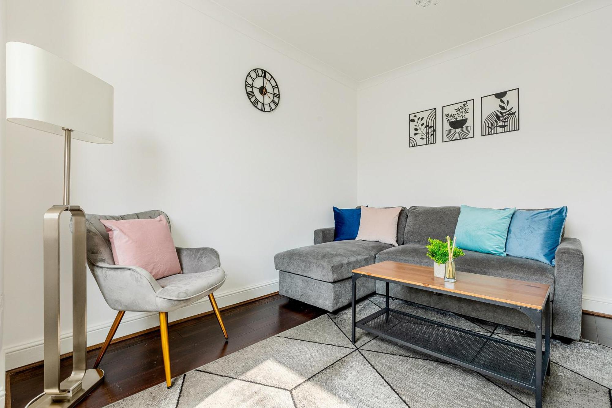 Bright 2Br Flat, Forest Gate, East Лондон Екстериор снимка