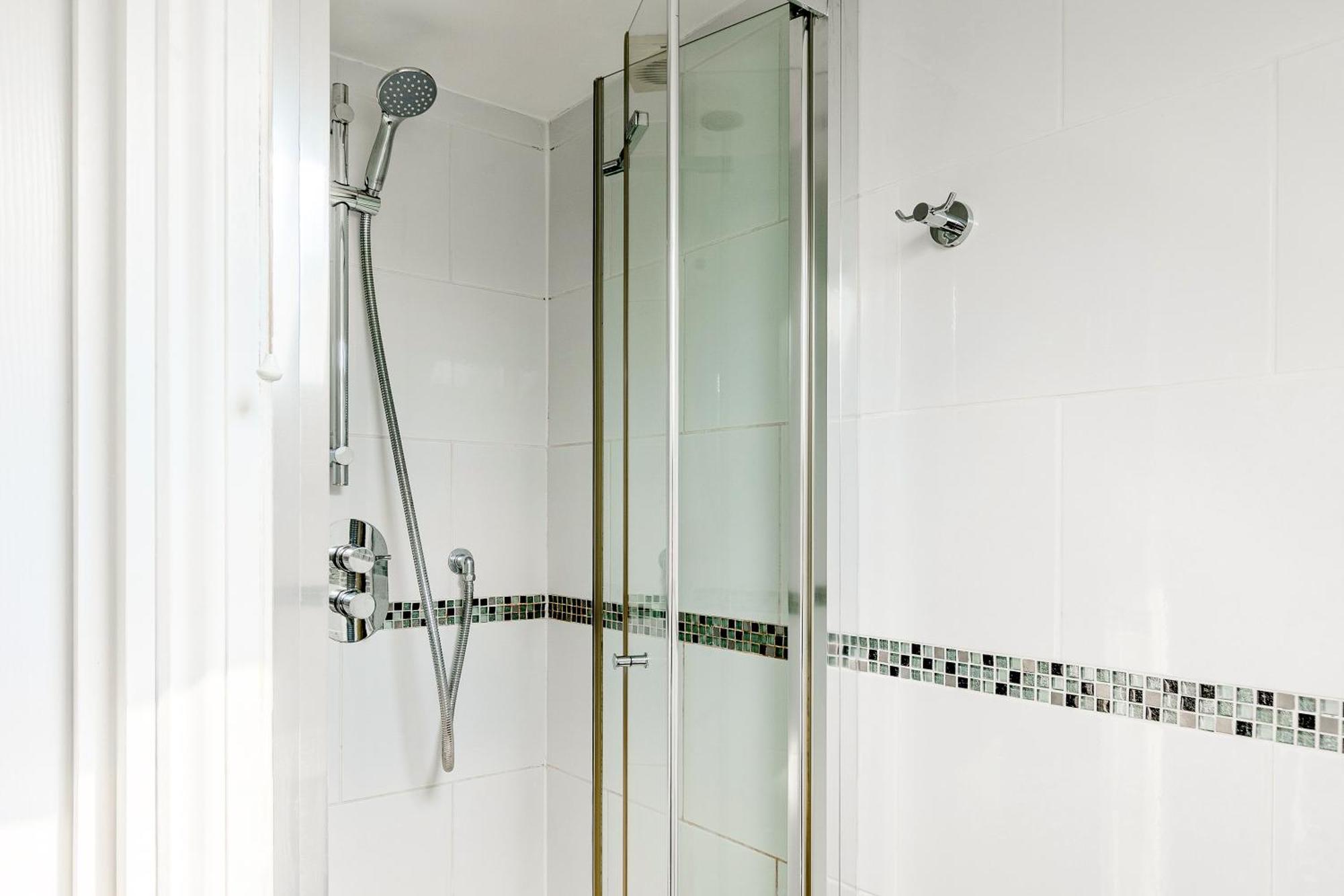 Bright 2Br Flat, Forest Gate, East Лондон Екстериор снимка