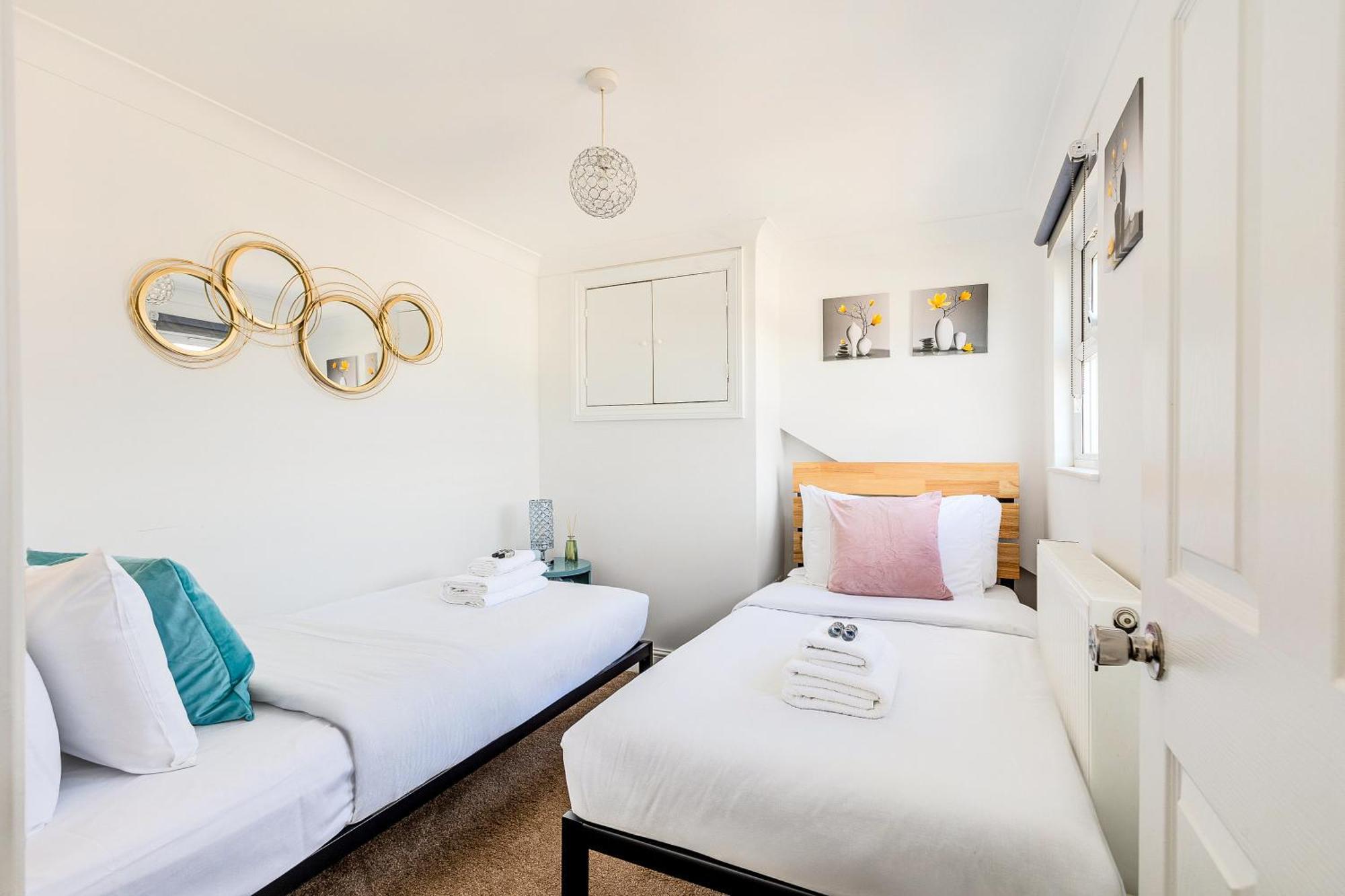 Bright 2Br Flat, Forest Gate, East Лондон Екстериор снимка